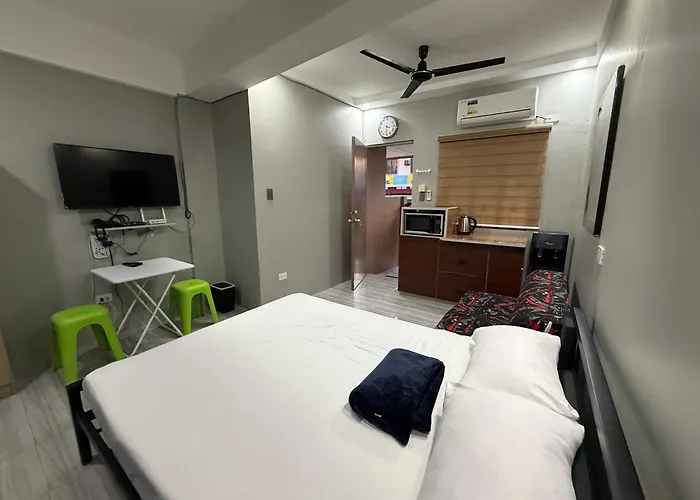 Unit B Near Circuit Makati Guest house